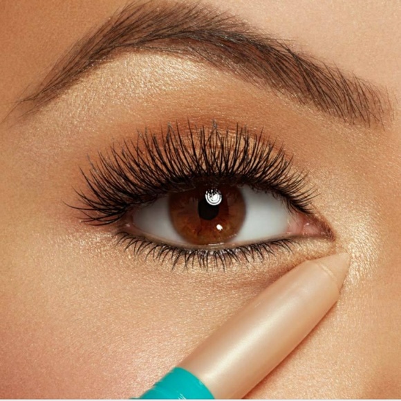 eye highlighter stick